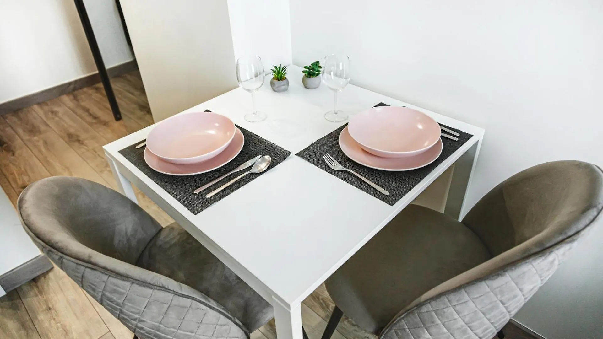 Wyjatkowe Apartamenty W Centrum Wroclaw